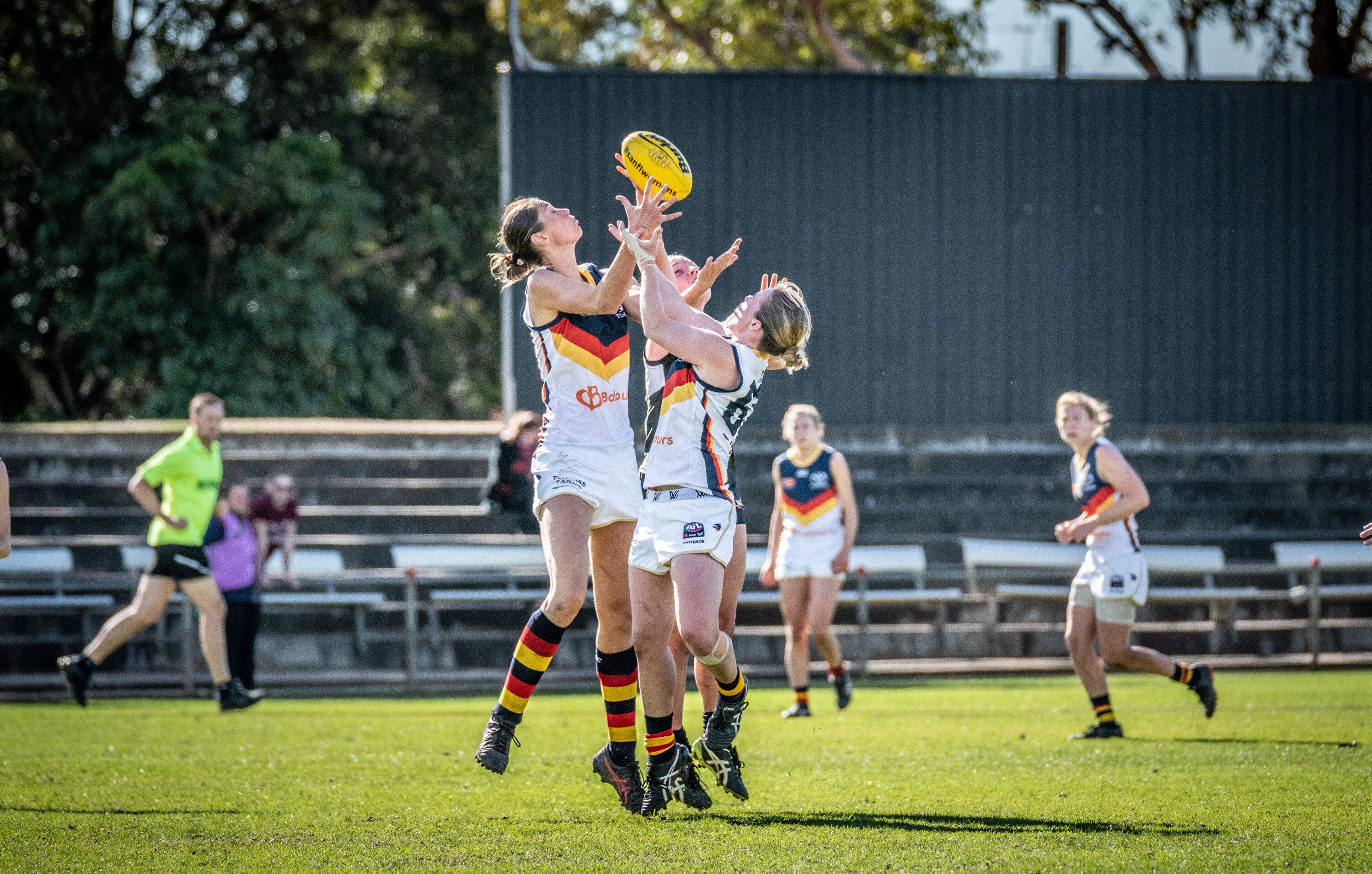 ADELAIDE, AUSTRALIA - JUNE 8 2019 SANFLW Showdown match between Adelaide and Port Adelaide (Photo by Sue McKay/Kick It To Me Photography) ADELAIDE, AUSTRALIA - JUNE 8 2019: during the SANFLW Showdown match between Adelaide and Port Adelaide at Richmond Oval on June 8, 2019 in Adelaide, Australia. (Photo by Sue McKay/Kick It To Me Photography)